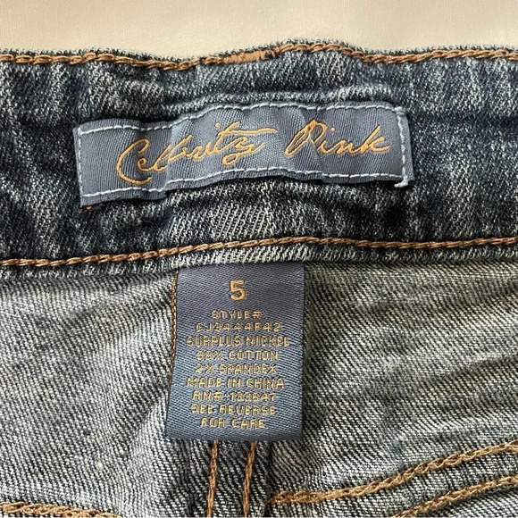 Celebrity Pink Jean Shorts Cuffed Raw Edge Size 5 Med Wash Mid Rise 4” Inseam - Picture 3 of 9